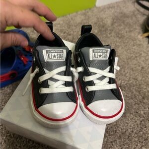 All star Converse toddler leather shoes size 5